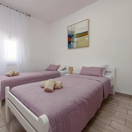 Stunning In Hébergement de vacances Zelengrad