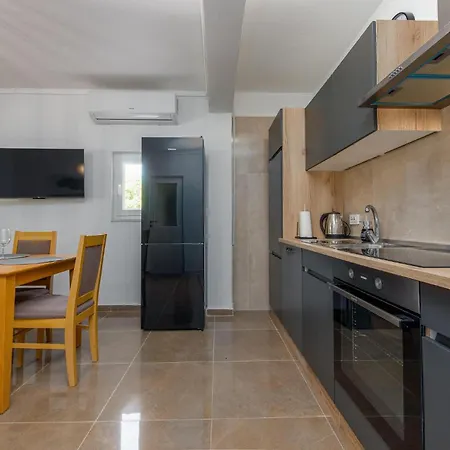 Stunning In * Zelengrad