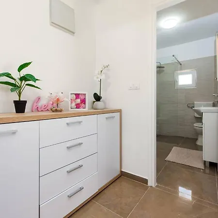 Stunning In Hébergement de vacances Zelengrad