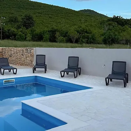 Hébergement de vacances Lovely In With Private Swimming Pool, Be Inside Or Outside Zelengrad