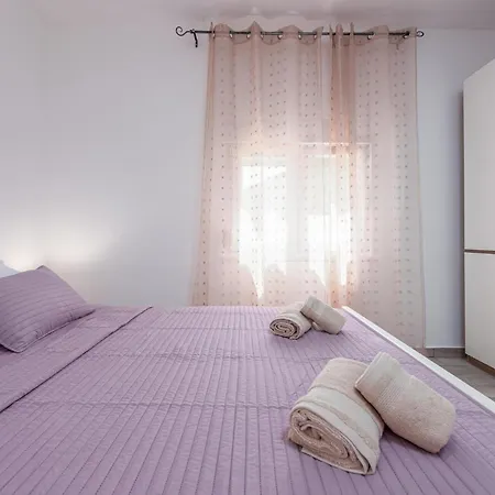 Stunning In * Zelengrad