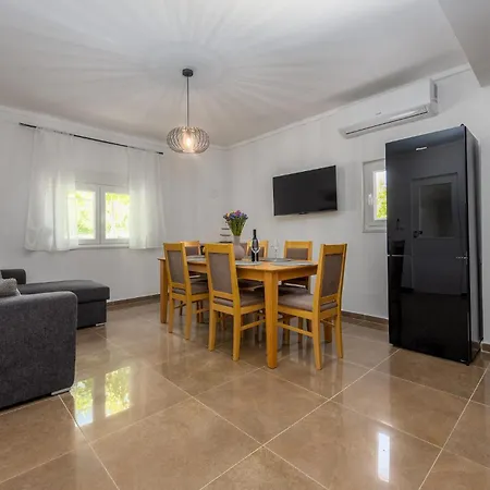 Lovely In With Private Swimming Pool, Be Inside Or Outside Hébergement de vacances Zelengrad