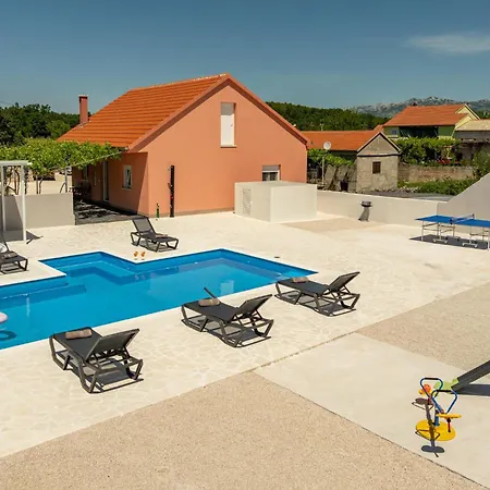 Lovely In With Private Swimming Pool, Be Inside Or Outside Zelengrad