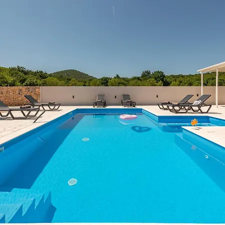 Lovely In With Private Swimming Pool, Be Inside Or Outside * Zelengrad