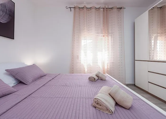 Stunning In * Zelengrad