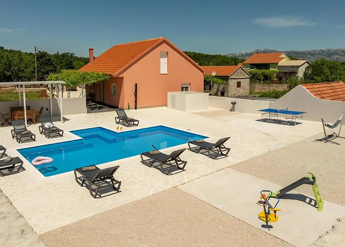 Stunning In Zelengrad