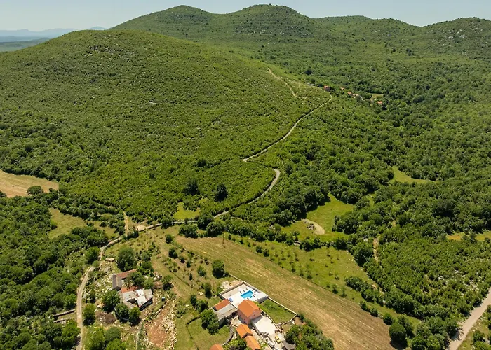 Stunning In Vikendica Zelengrad