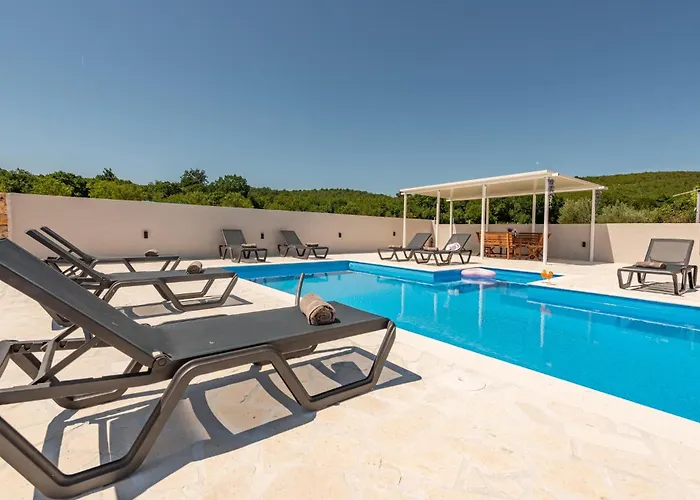 Stunning In Zelengrad